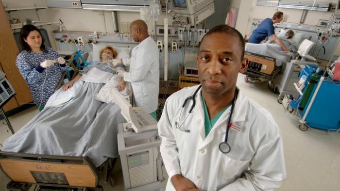 4_doctors_by_getty_images.jpg?itok=o9cXjc8-&mtime=1473222521