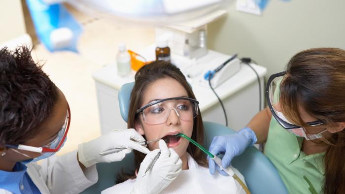 dentist_school_aap.jpg?itok=Qy-7NgCF&mtime=1489445839