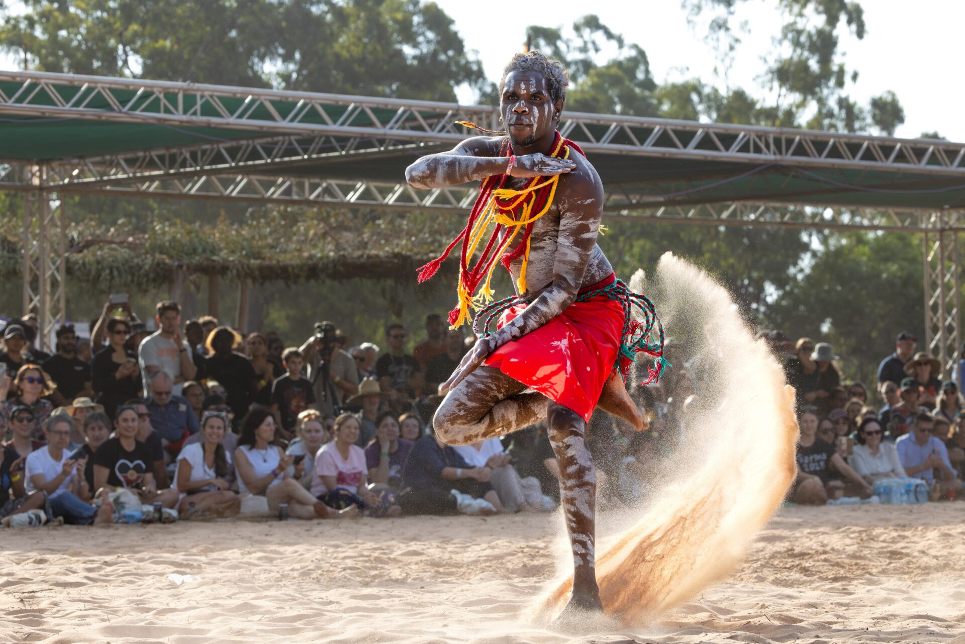 Gumatj clan members performing ceremony photo credit Leicolhn McKellar 