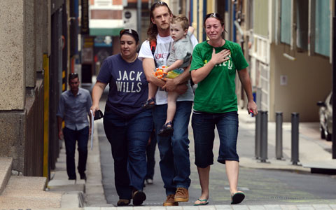 5303_distressed-shoppers-aap.jpg
